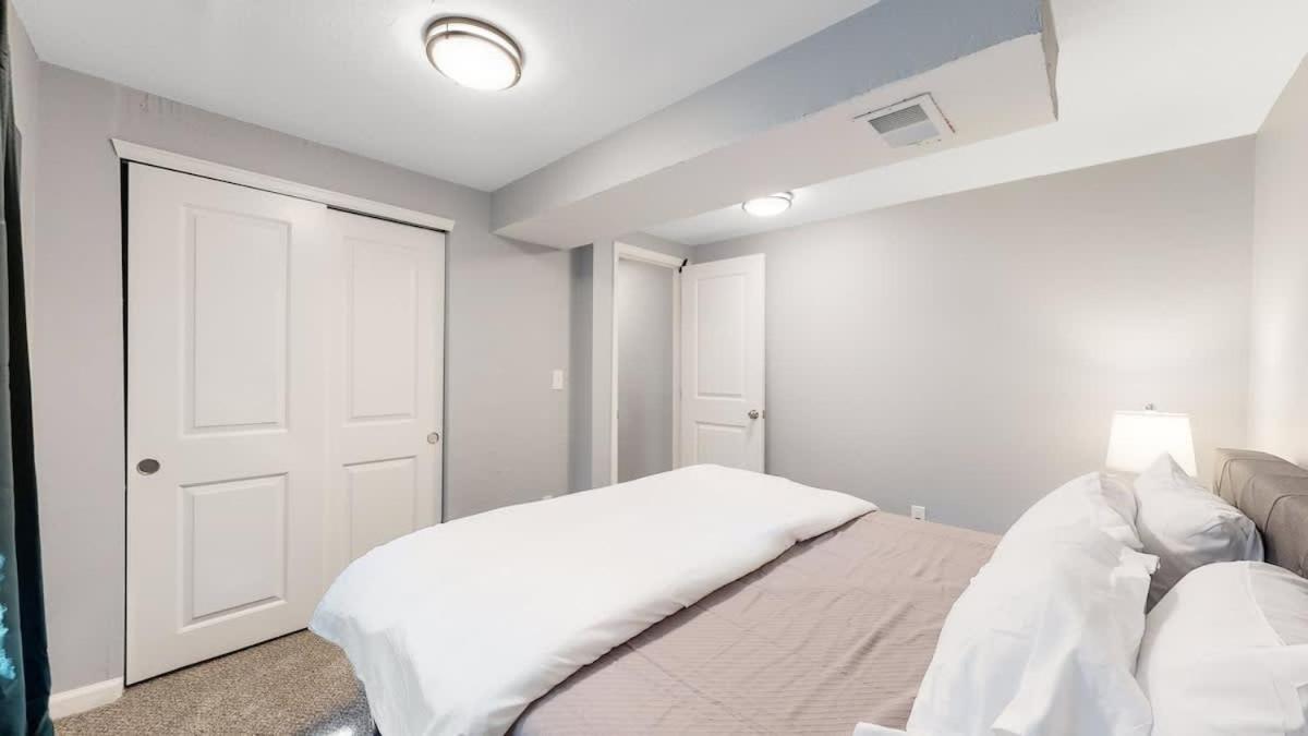 Holiday home Spacious Lower Unit Updated Two King Beds In