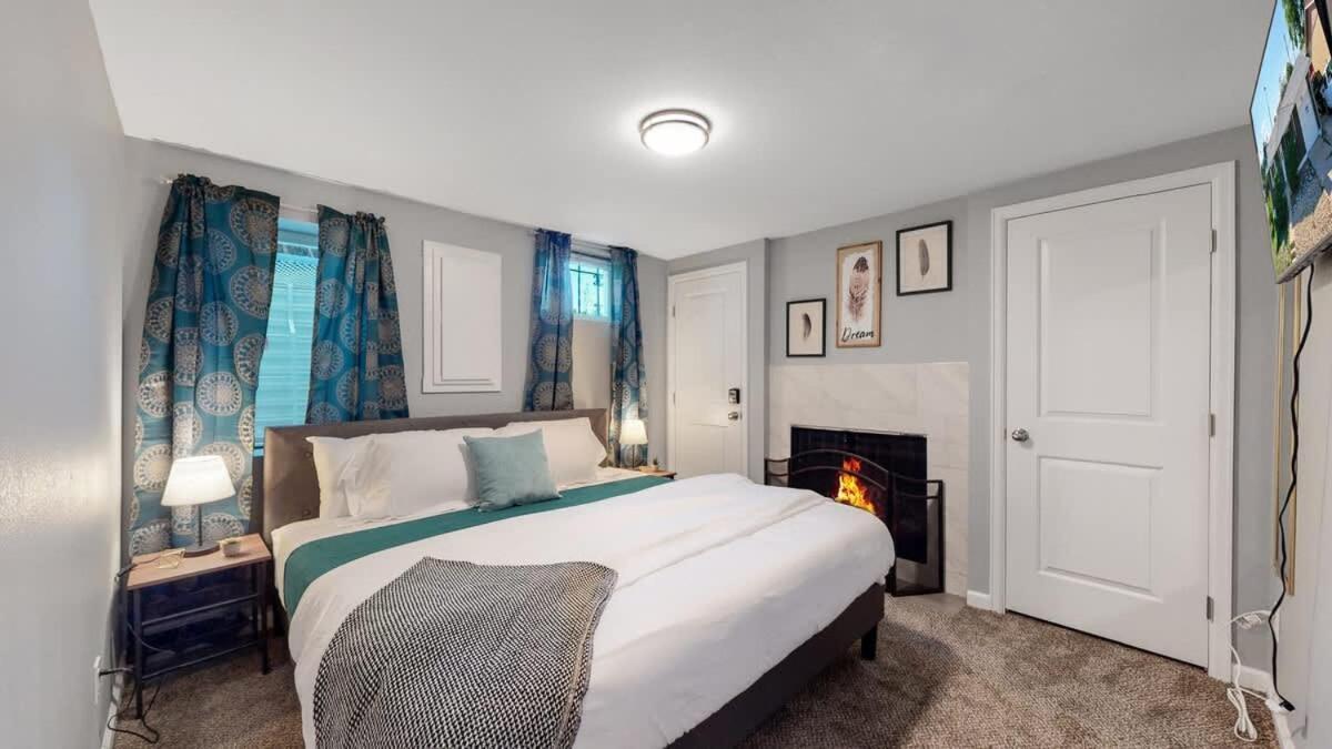 Spacious Lower Unit Updated Two King Beds In Holiday home Denver